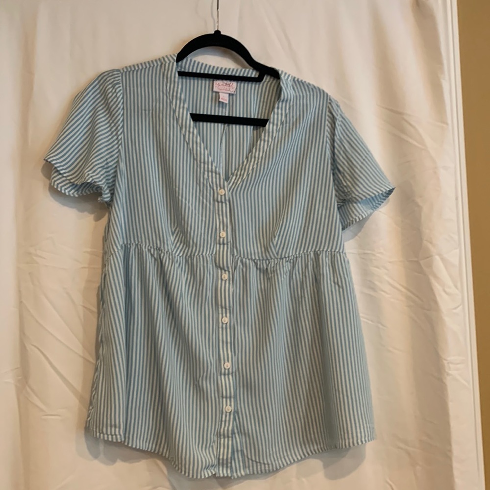 Isabel Maternity Short Sleeve V-neck Button-Front Woven Maternity Shirt - Large